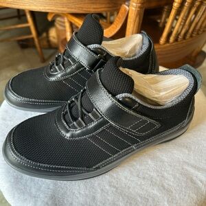 Orthofeet Women’s 8 1/2 Wide Walking Shoes